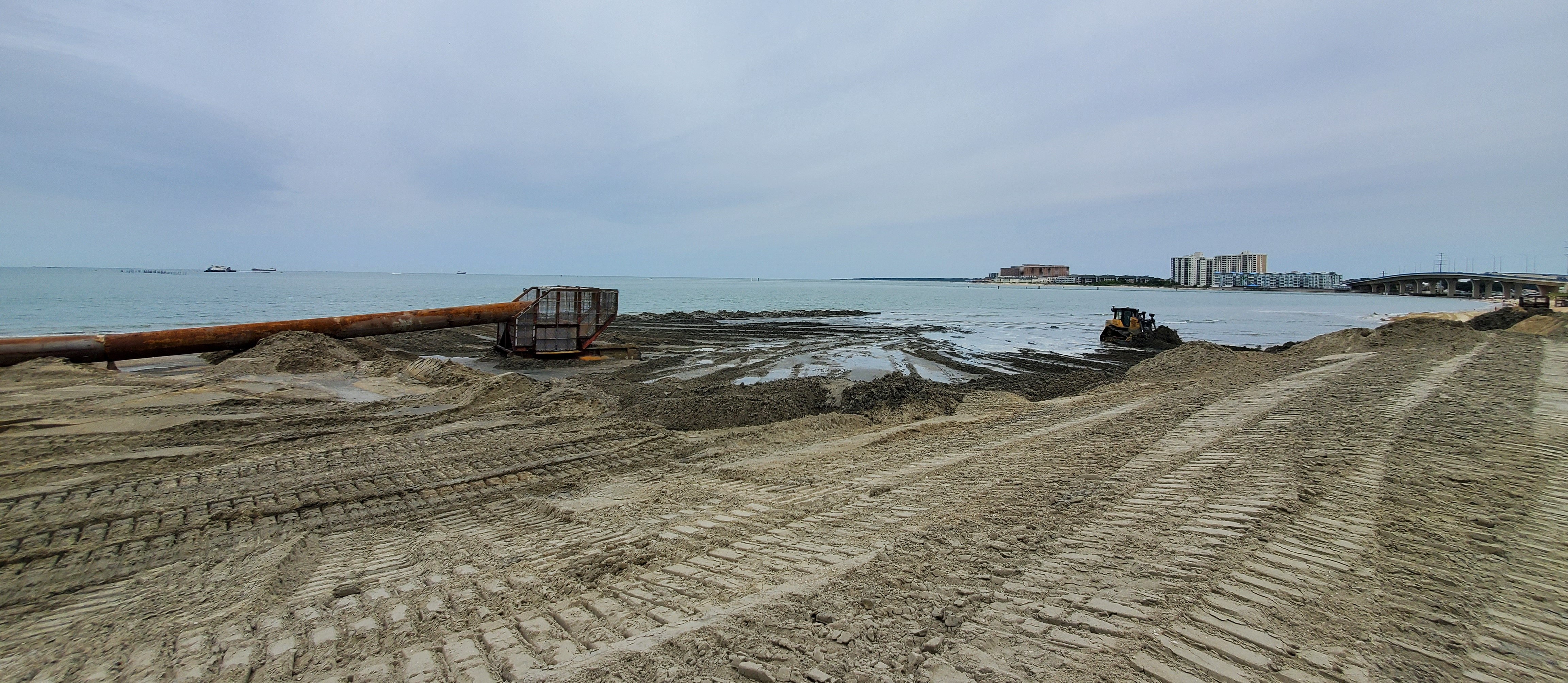 Operación activa de nutrición de playa en Ocean Park Beach, VA (junio 2022)
